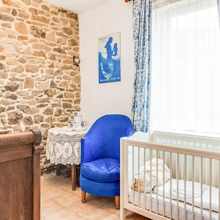 Дом отдыха Charming In Viroinval, Cleaning Included *