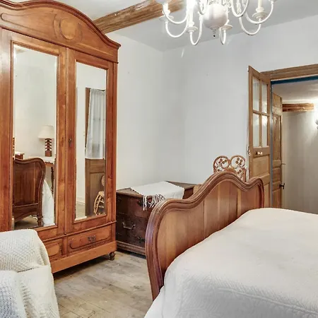 Charming In Viroinval, Cleaning Included Дом отдыха *