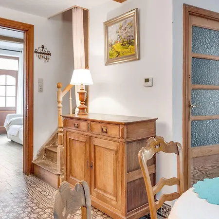 Дом отдыха Charming In Viroinval, Cleaning Included Le Mesnil