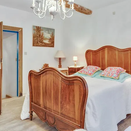 Charming In Viroinval, Cleaning Included *
