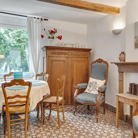 Дом отдыха Charming In Viroinval, Cleaning Included