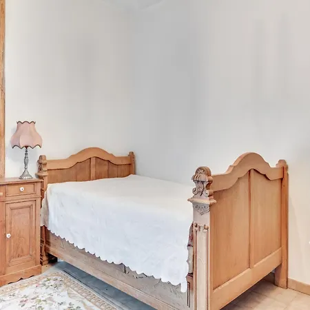 Charming In Viroinval, Cleaning Included Дом отдыха Le Mesnil