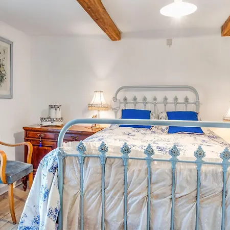 Charming In Viroinval, Cleaning Included Дом отдыха Le Mesnil