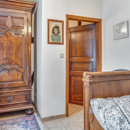 Charming In Viroinval, Cleaning Included Дом отдыха Le Mesnil